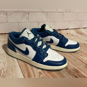 Nike Air Jordan 1 Low SE Boys Size 7Y Blue White DC7527 171